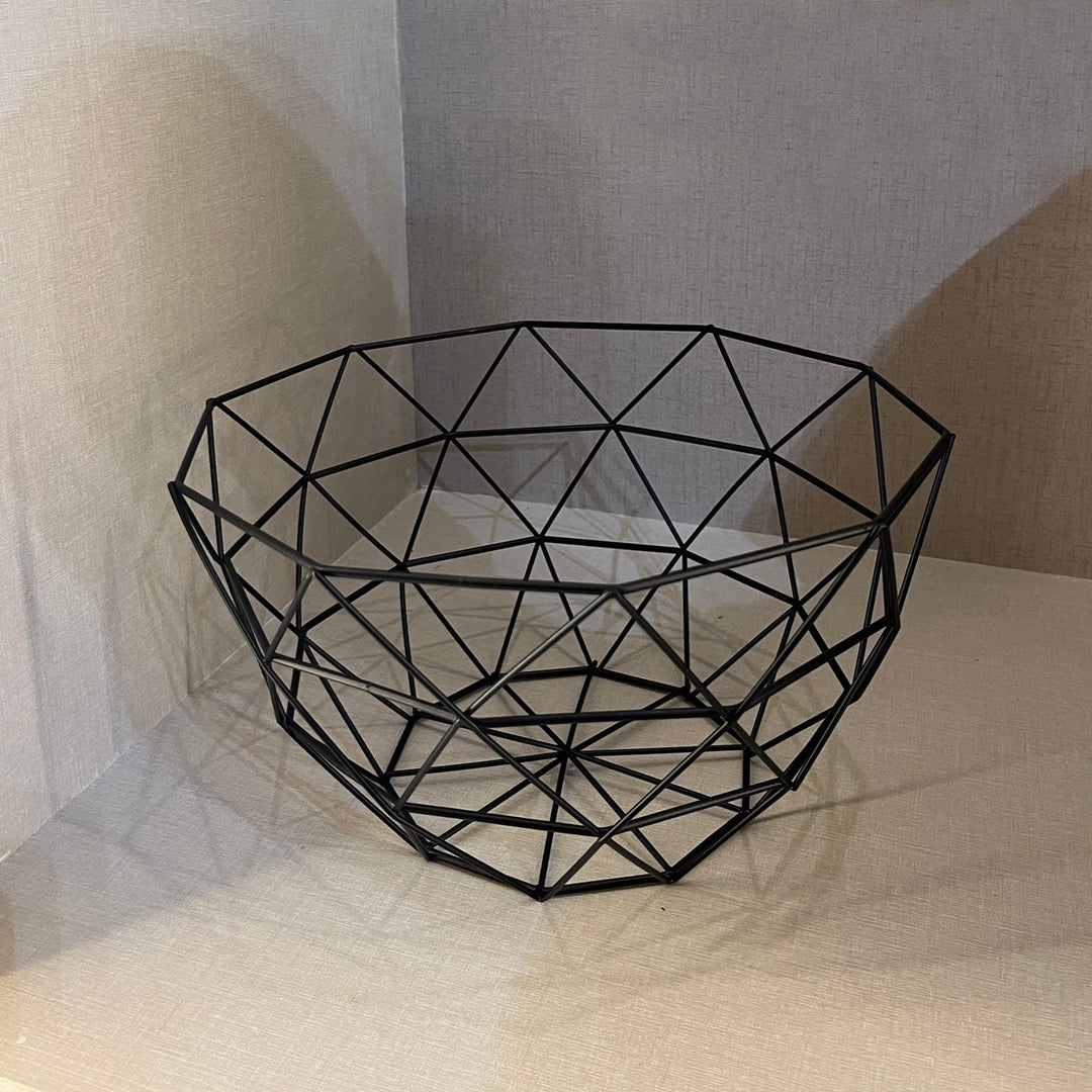 M-Basket Triangle - Black - V Surfaces