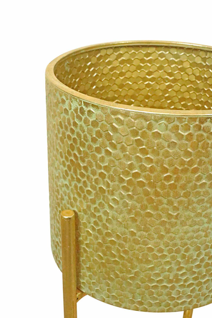 Planter Golden - V Surfaces