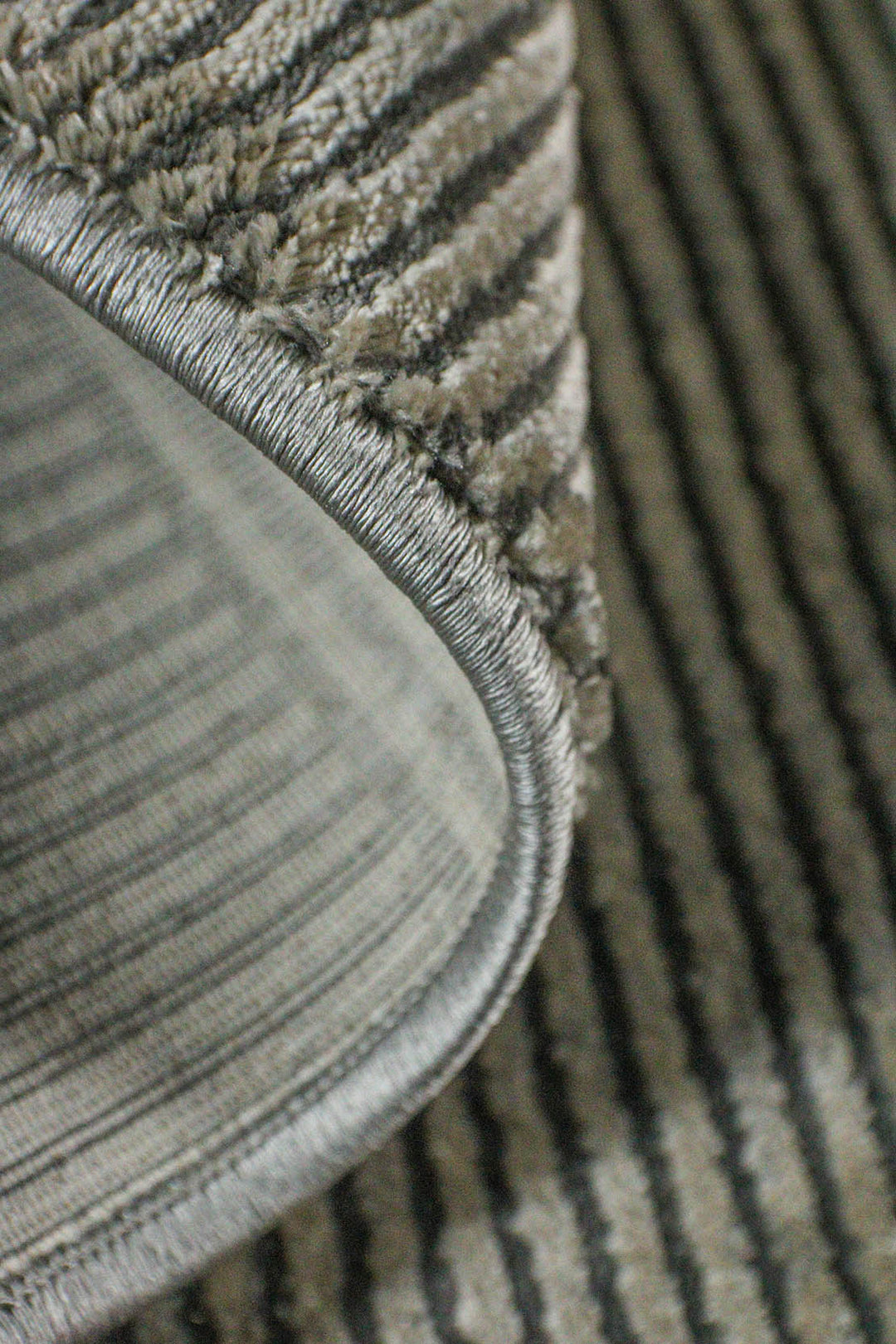 Turkish Modern Festival 1 Rug - Gray - 6.5 x 9.8 FT - Sleek and Minimalist for Chic Interiors - V Surfaces