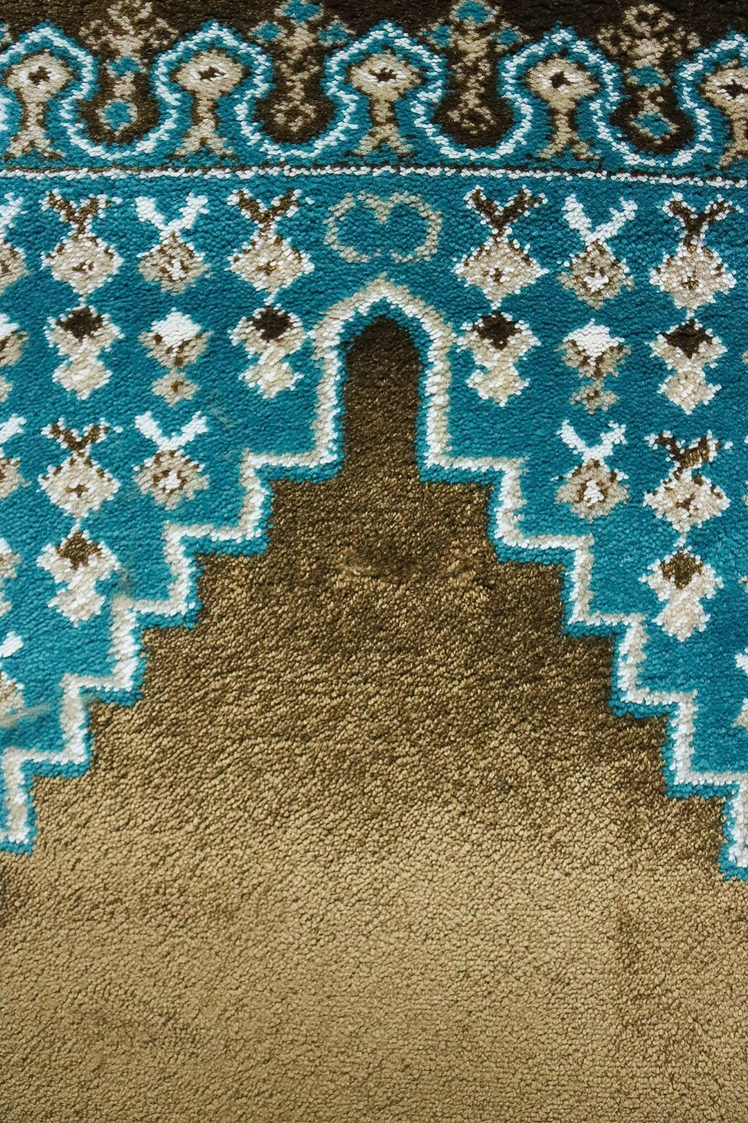 Turkish Style Acrylic Sajjadeh Prayers Mat - Brown - Soft, Durable, and Easy to Clean - V Surfaces